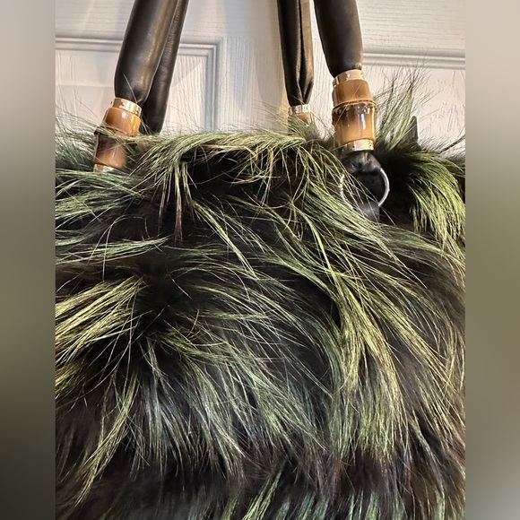 NWT Barya Fox fur shoulder bag in green and black - Picture 3 of 10